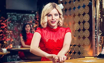 Hình ảnh minh họa người dùng kiểm soát dữ liệu cá nhân của mình, với các biểu tượng quyền riêng tư